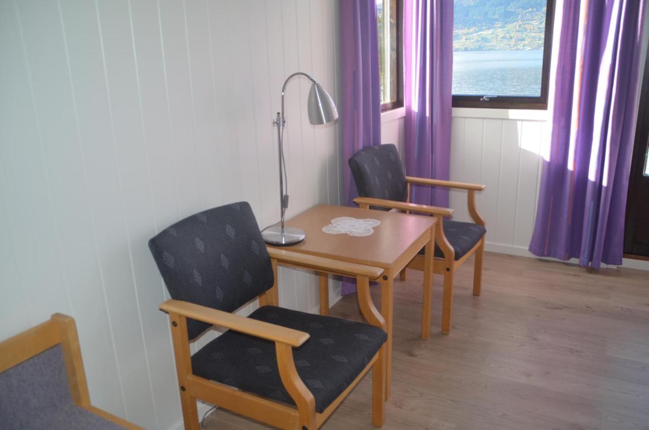 Innvik Fjordhotell Екстериор снимка